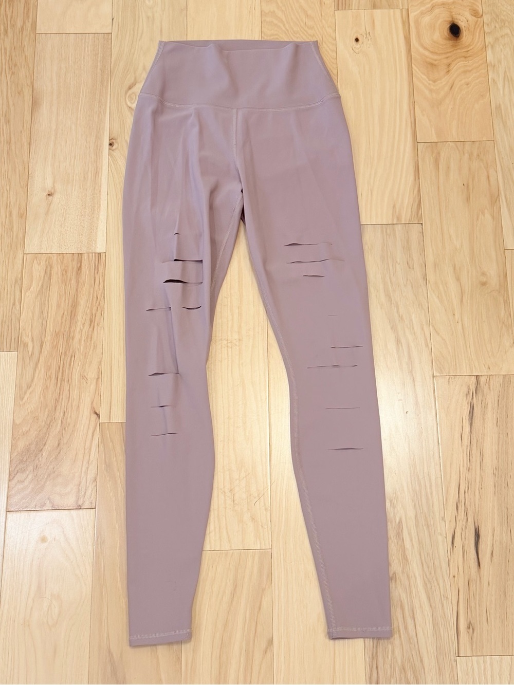 LIKE NEW Alo Yoga Women’s Ripped Warrior Leggings - Picture 1 of 5